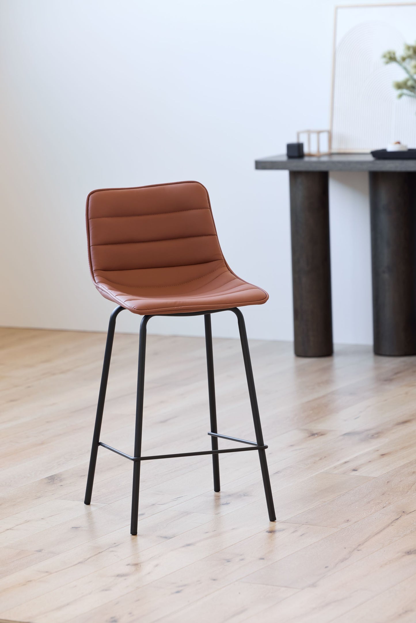 Jurien | Modern Metal PU Leather Bar Stools | Set Of 2 | Tan