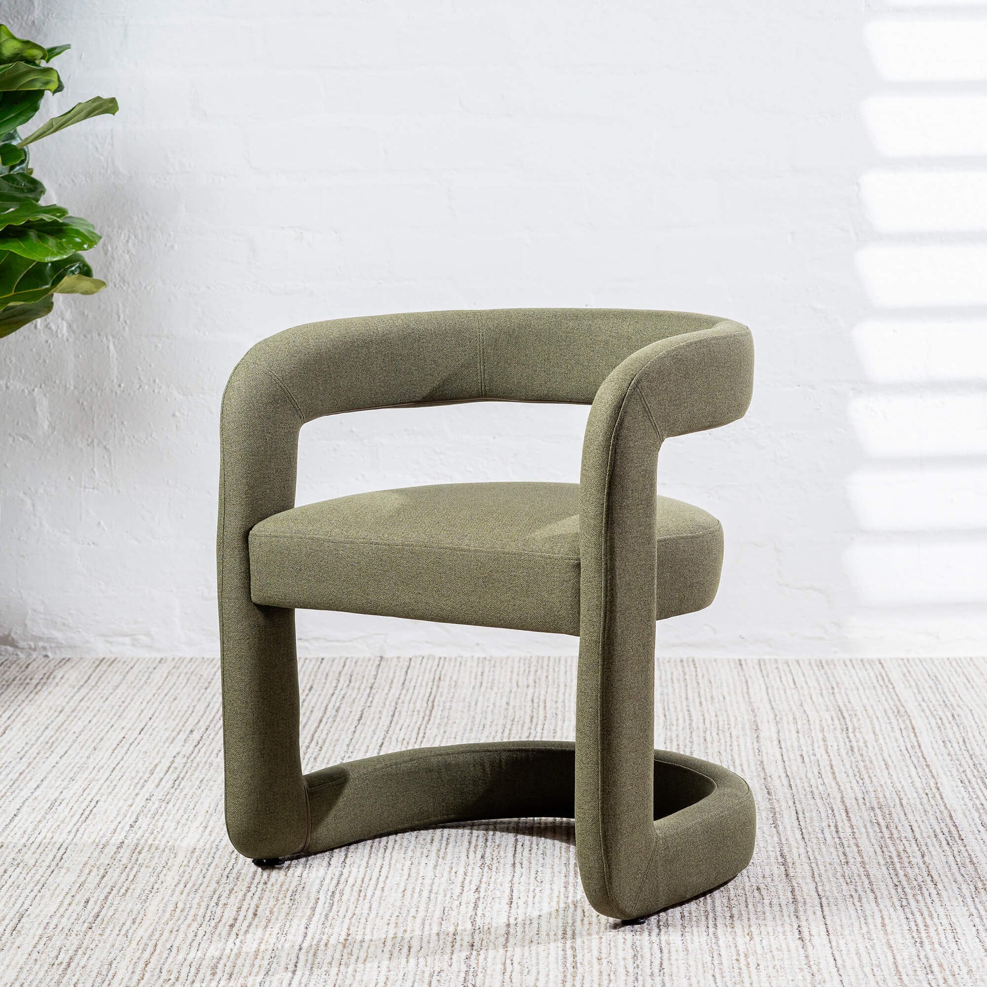 Parkview | Sand Olive Linen Fabric Mid Century Dining Chairs With Arms | Olive