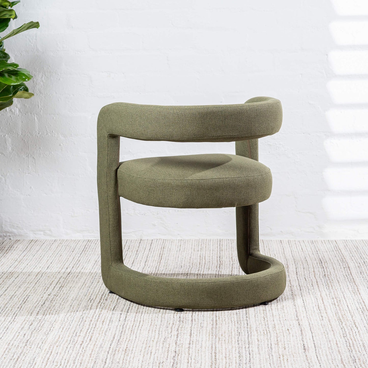 Parkview | Sand Olive Linen Fabric Mid Century Dining Chairs With Arms | Olive
